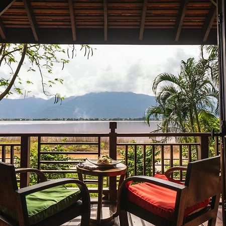 La Folie Lodge Champasak Exterior photo