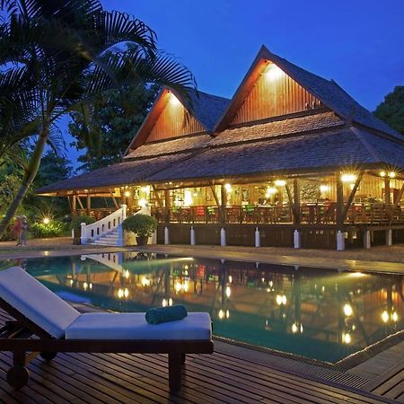 La Folie Lodge Champasak Exterior photo